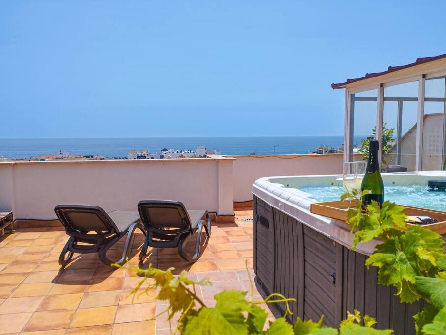 דירות נרחה Penthouse With Jacuzzi And Spectacular Sea Views מראה חיצוני תמונה