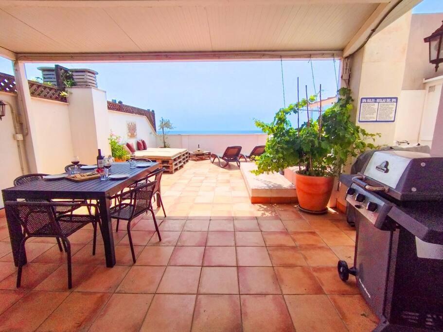 דירות נרחה Penthouse With Jacuzzi And Spectacular Sea Views מראה חיצוני תמונה