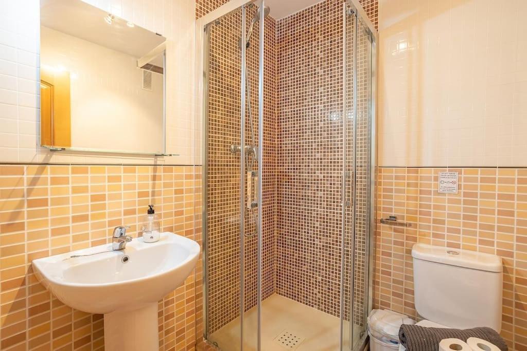 דירות נרחה Penthouse With Jacuzzi And Spectacular Sea Views מראה חיצוני תמונה